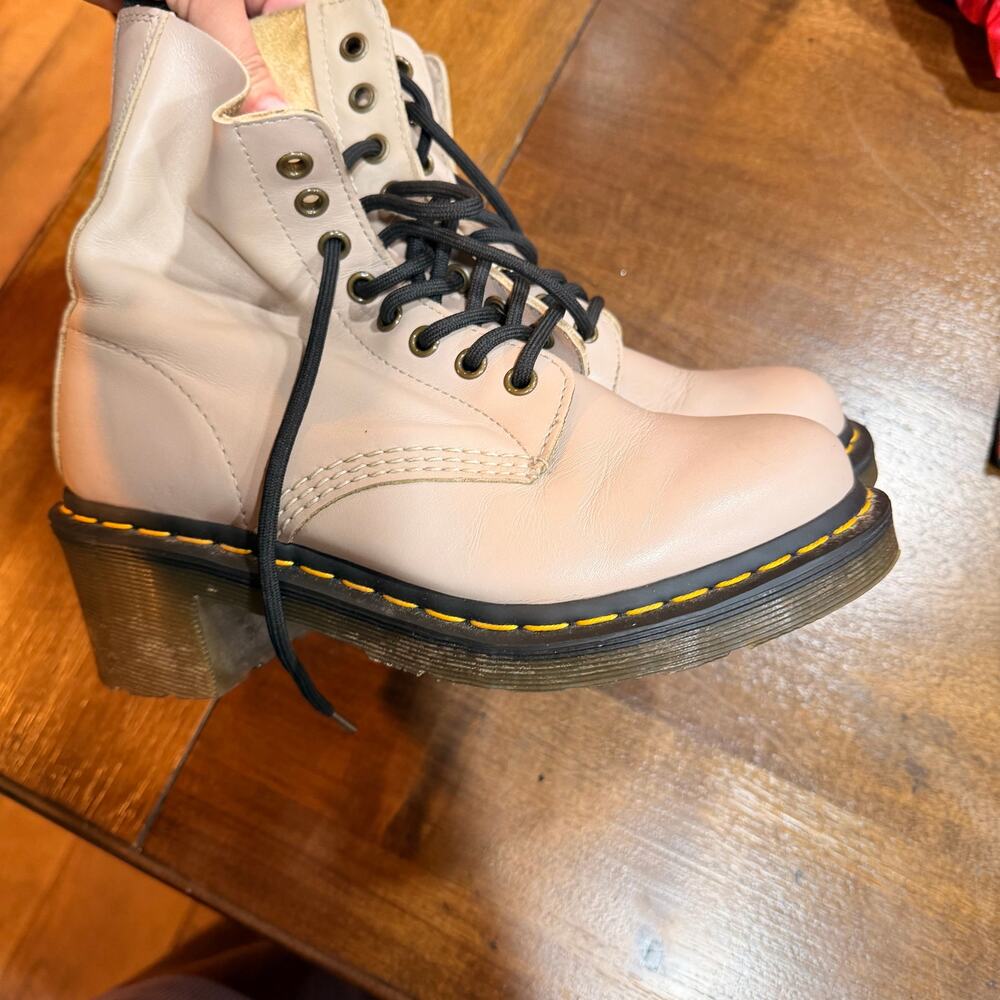 Dr. Marten Clemency Women's Leather Heeled Lace Up Natural Wanama Boots Size 6 - Picture 3 of 5
